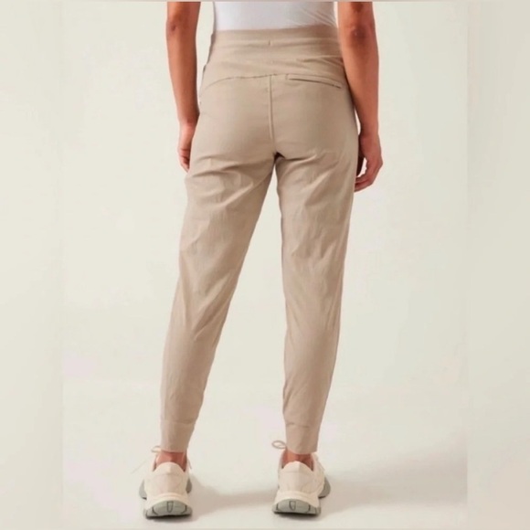 Athleta Women's Size 16 Trekkie North Jogger High Rise Pull On Pants Hiking - Picture 4 of 14